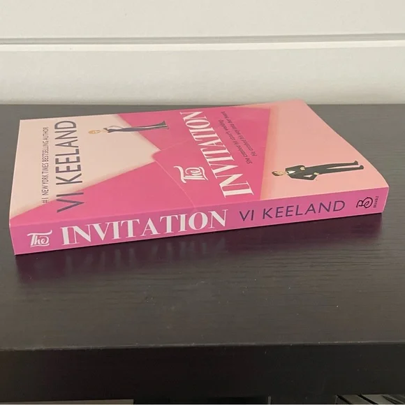 $15 SALE The Invitation Paperback Novel Keeland Fiction Romance Beach Vacation - Picture 2 of 9